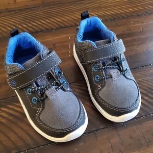 Stride Rite size 6W boys memory foam sneakers